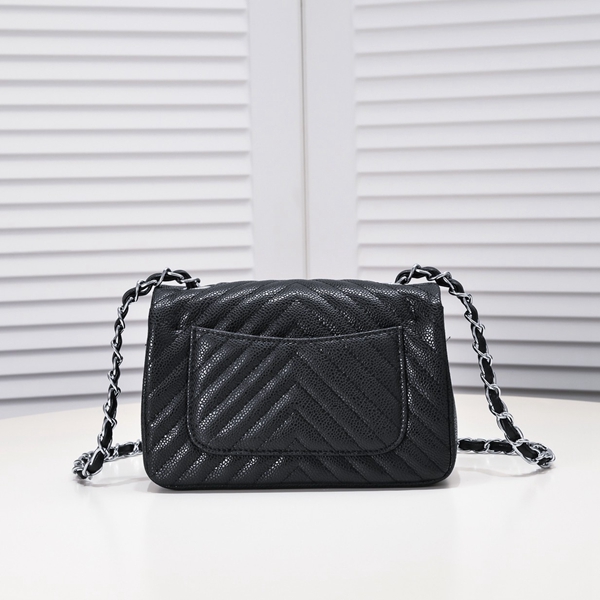 シャネルバッグ側面デザイン